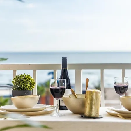 Front Paseo Maritimo Apartment *